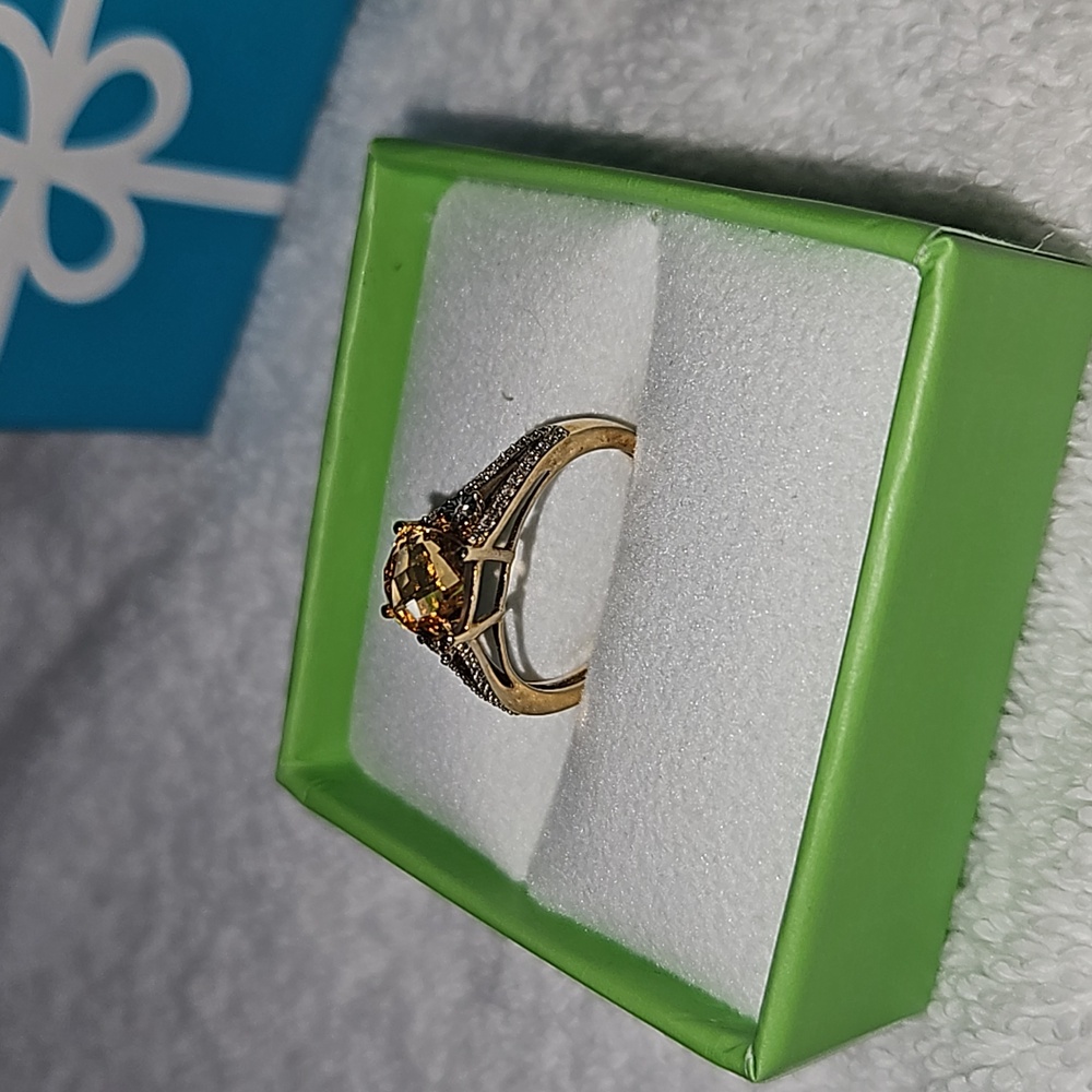 Genuine Citrine 10K Yellow Gold Ring!!! - Picture 9 of 16